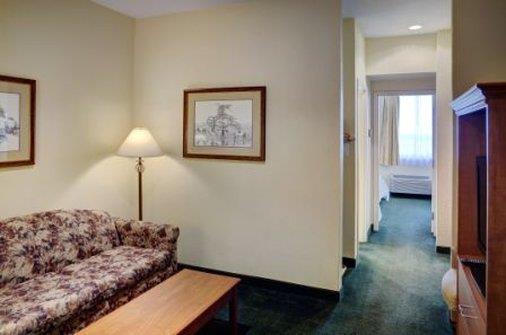 Lakeview Inns & Suites - Okotoks Habitación foto